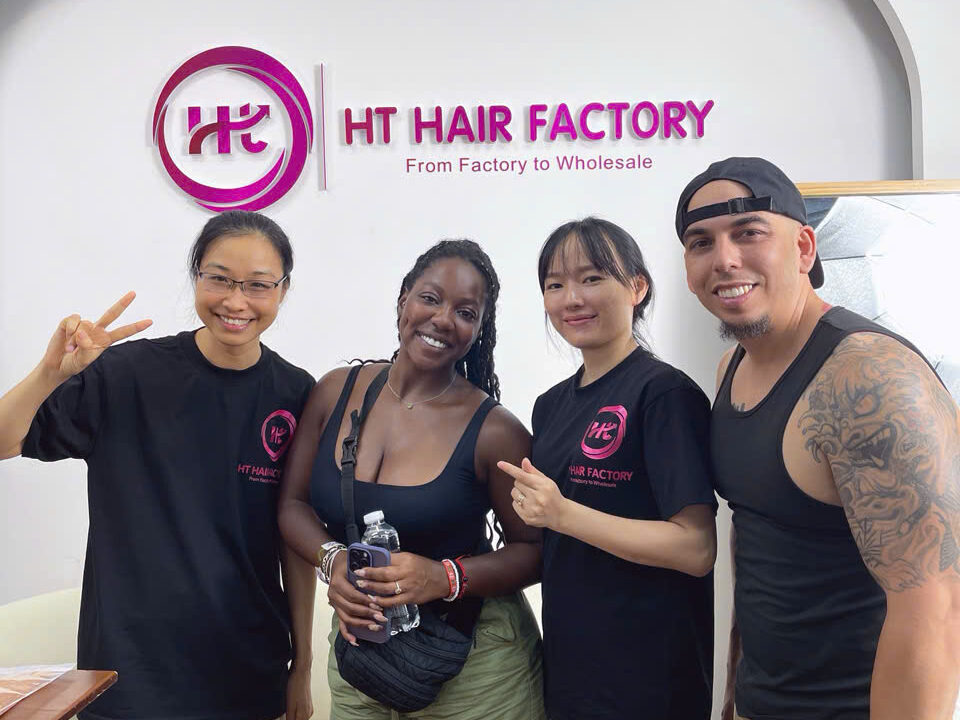 Khách hàng quốc tế tại HT Hair Factory